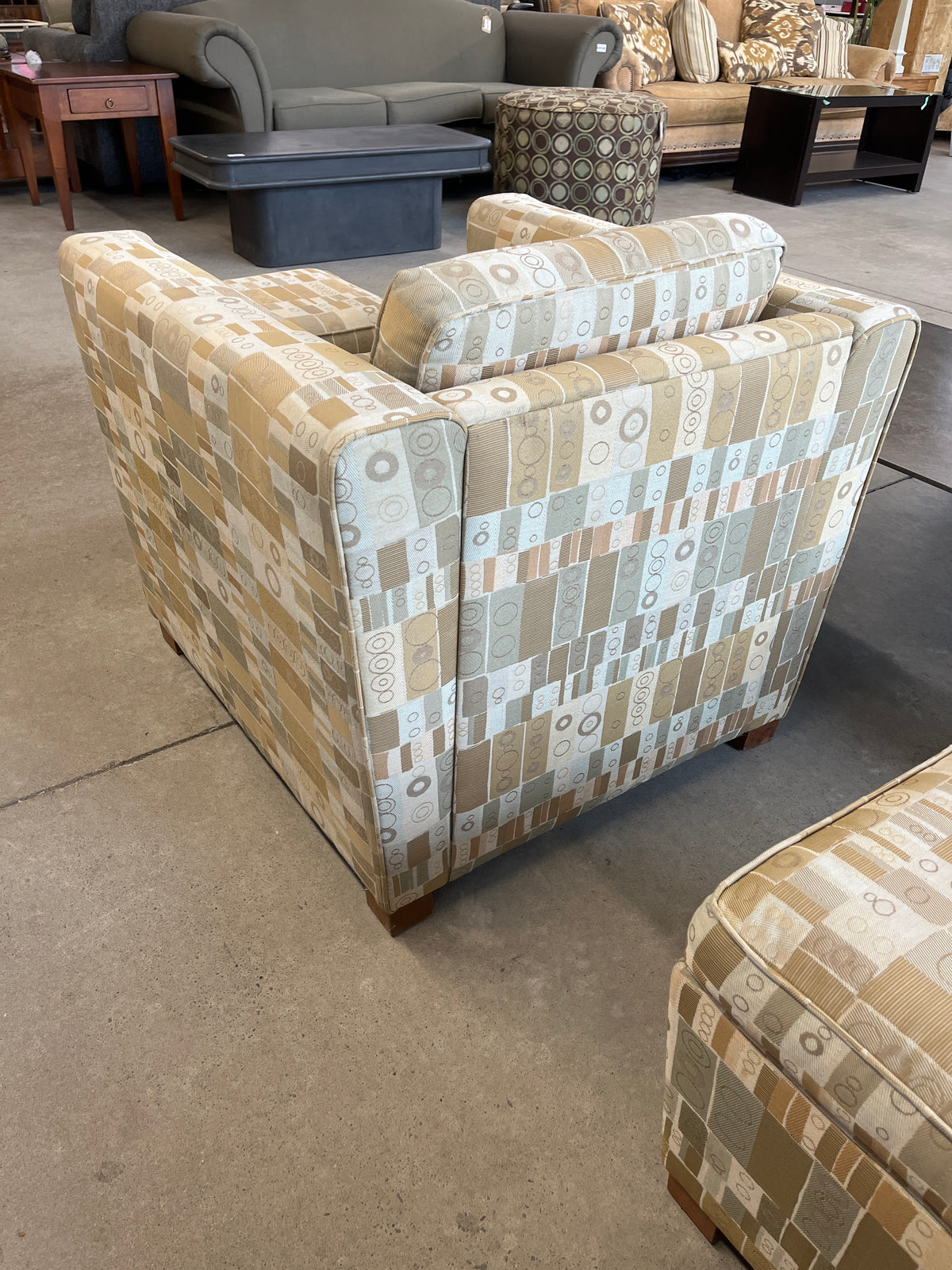 33” Armchair With Ottoman