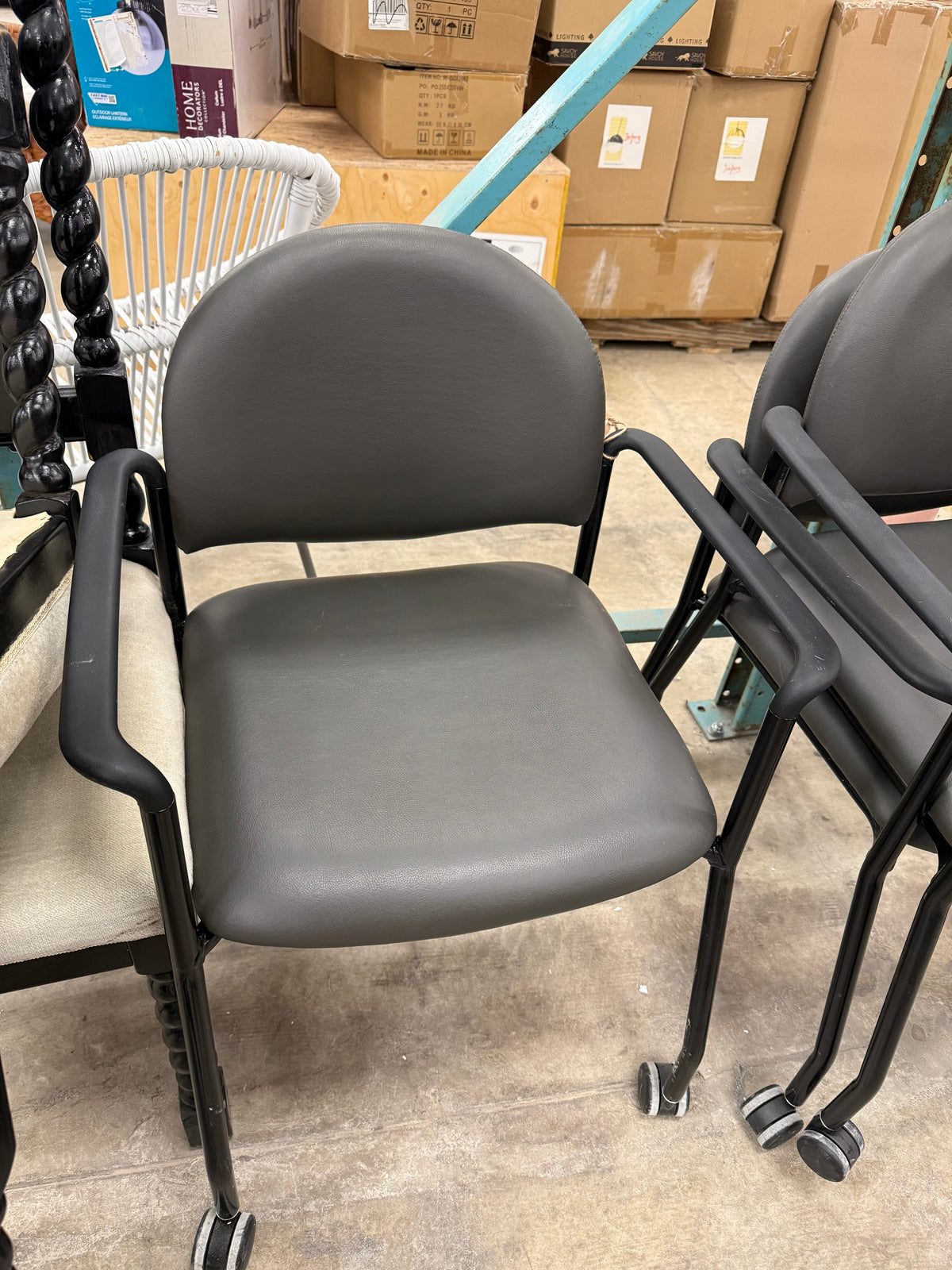 4-Legged Cricket Clay Vinyl Rolling Chair