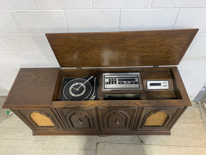 Brentwood Vintage Stereo