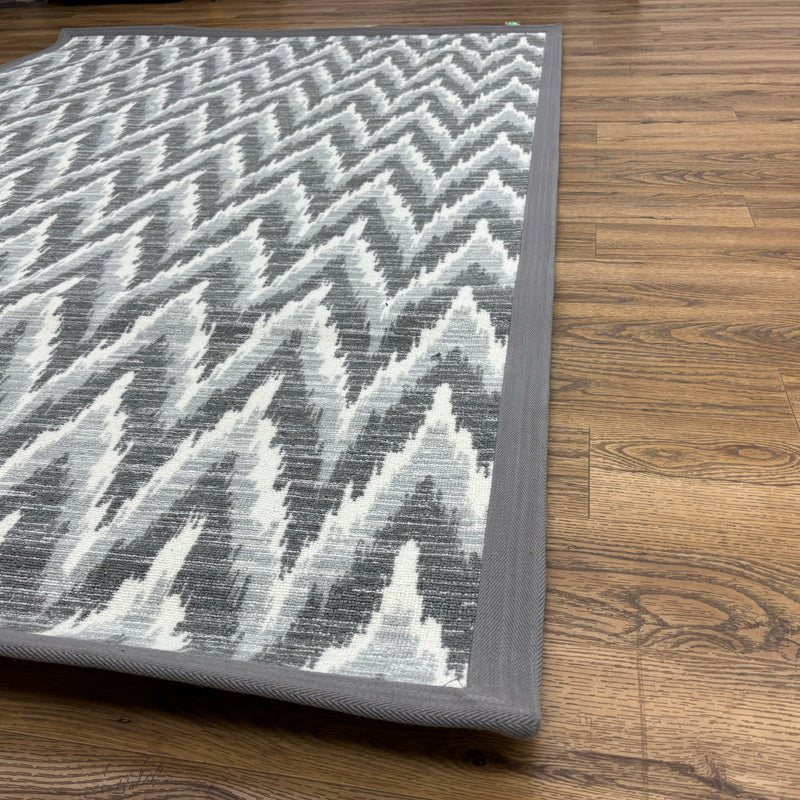 6×9-ft Grey & White Zigzag Rug – Machine-Woven Polyester, 283