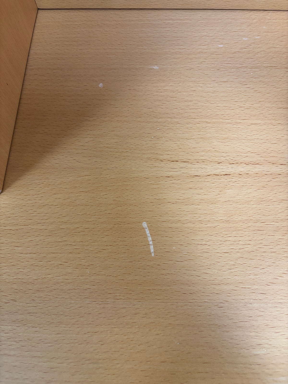 Light Maple-Coloured Dresser with Hutch