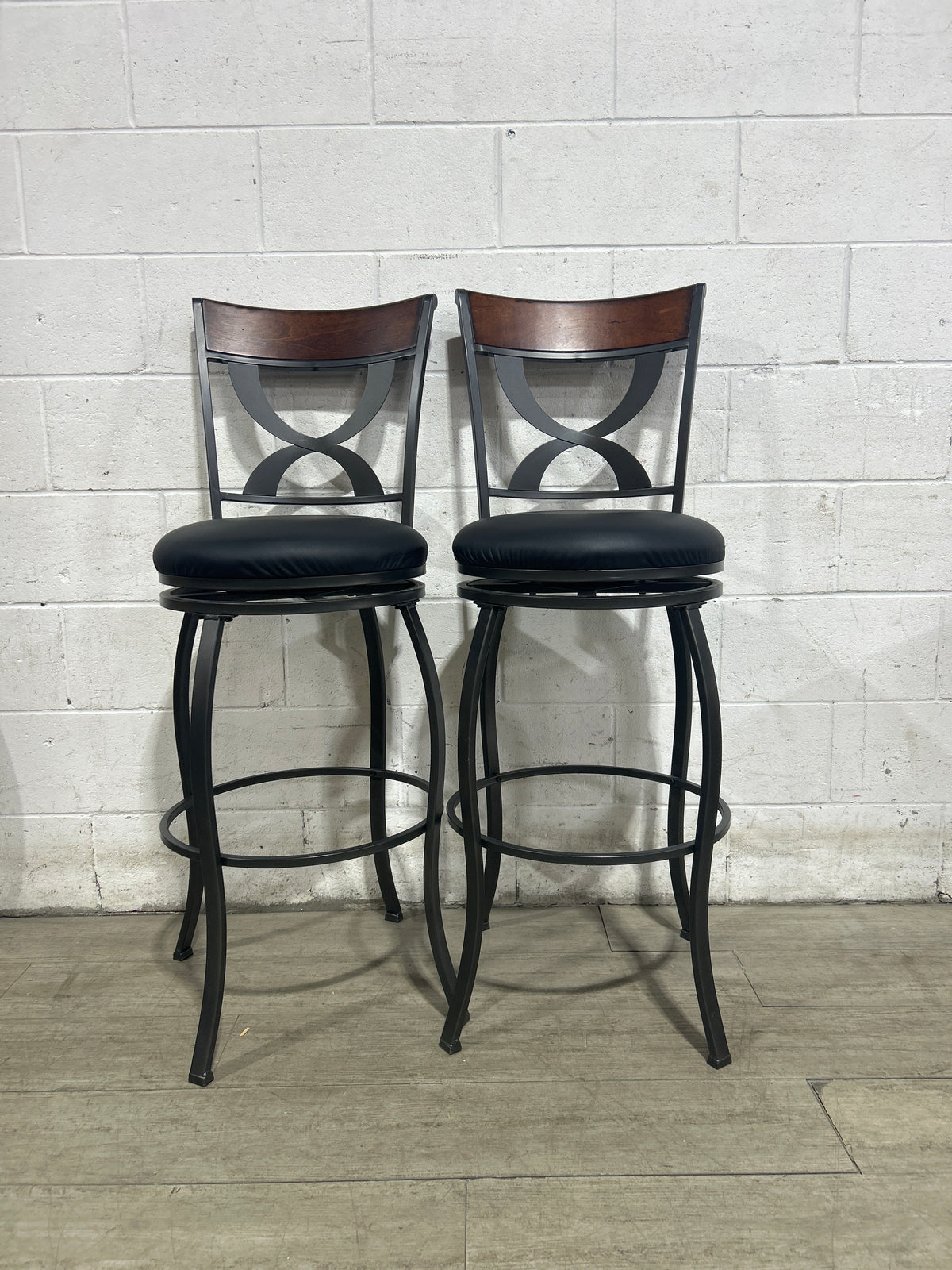 Murj Bar Stool - A Set of Two