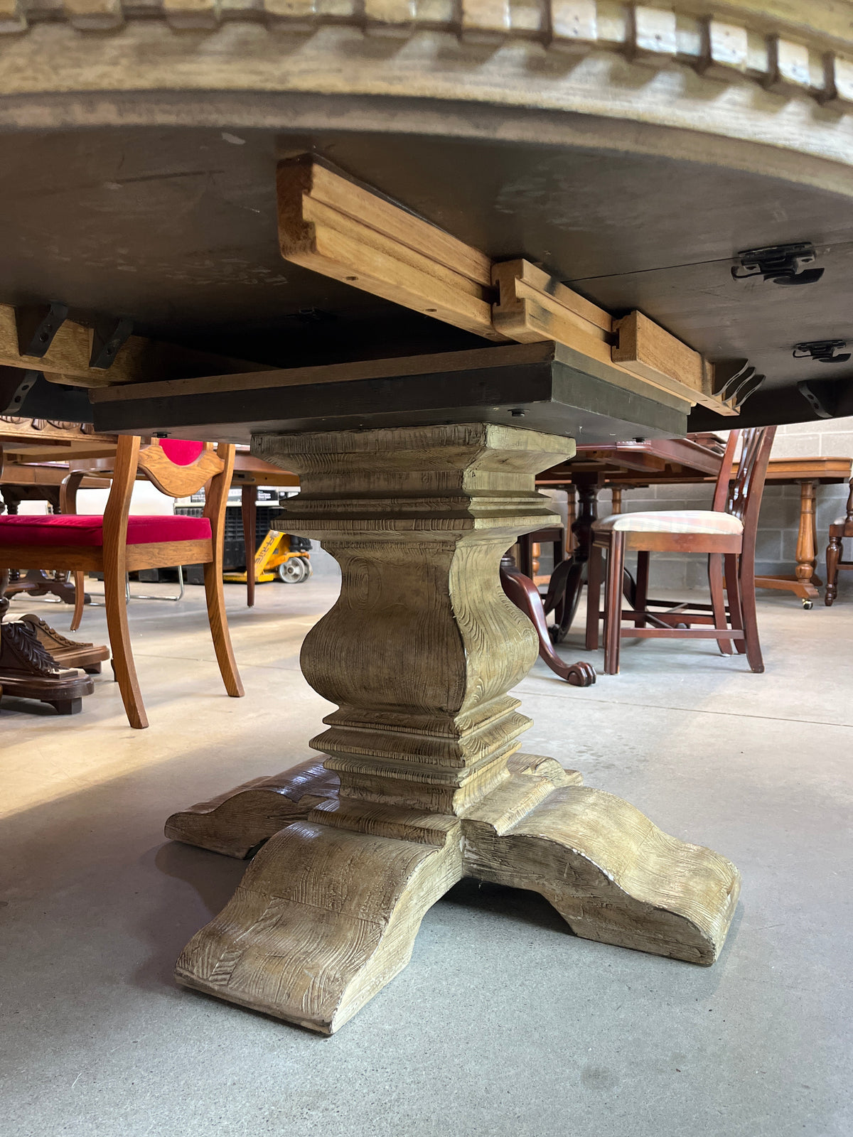 54" Diameter Rustic Oak Table w Leaf