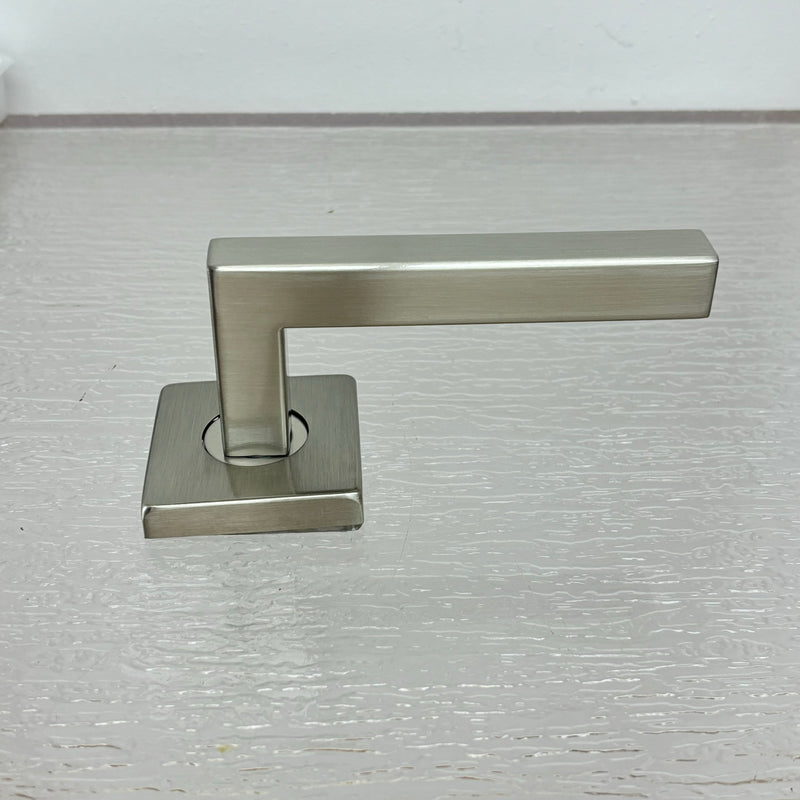 LH3001 #910S C15 Piazza Square Passage Set with 2-3/4" Backset