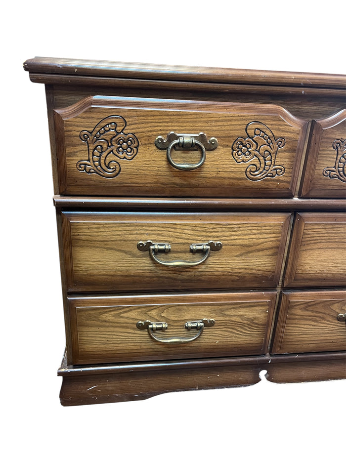 Solid Wood 9 Drawer Dresser with Carvings