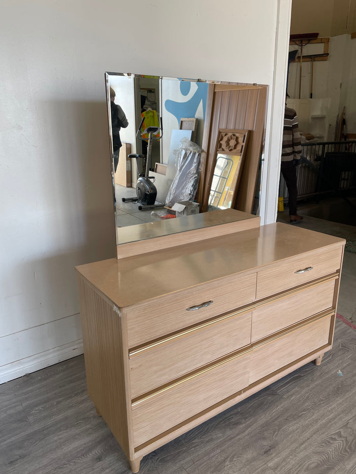Kroehler 6-Drawer Vanity Dresser