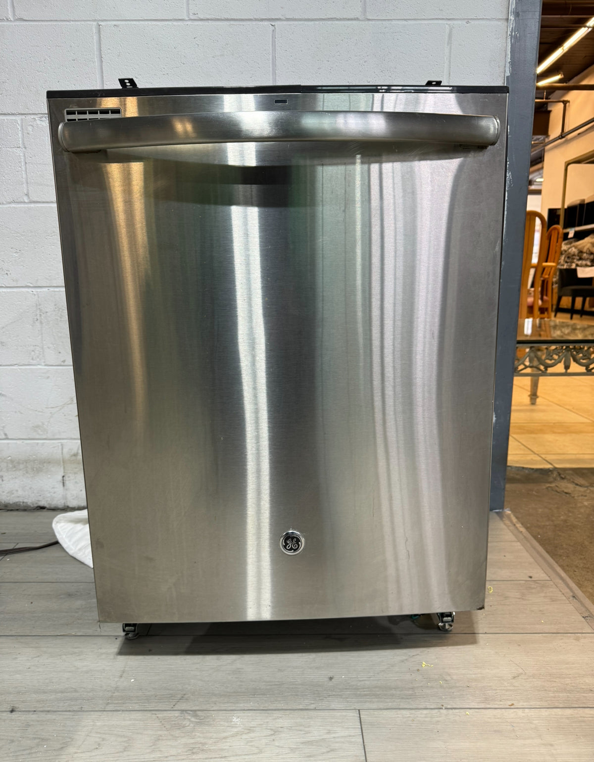 24"W GE Dishwasher