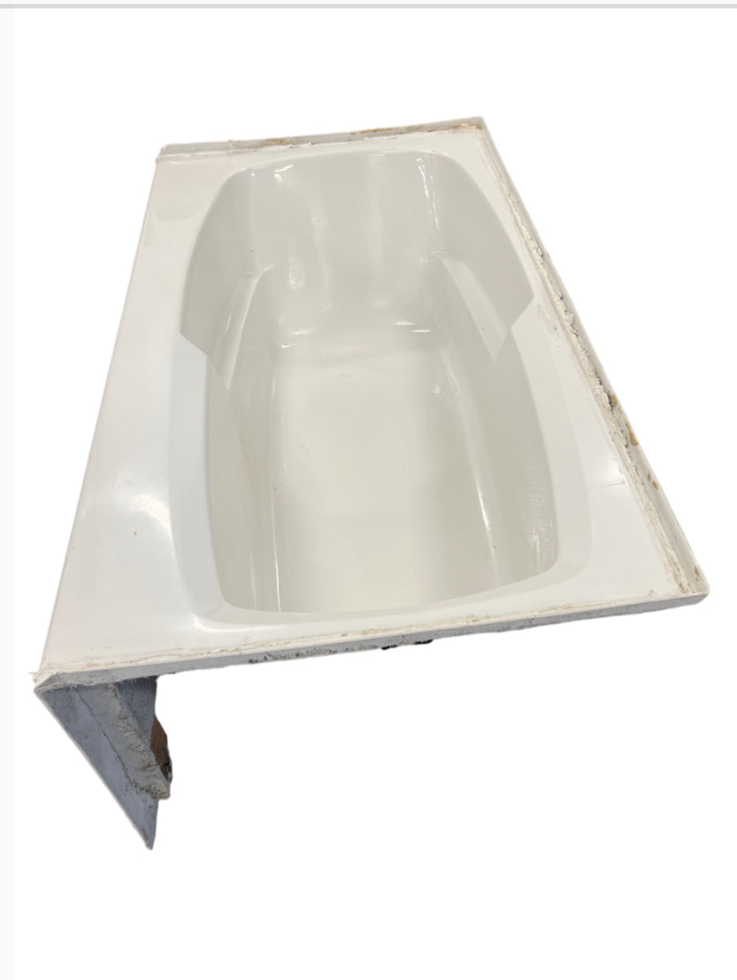 60" x 32" White Acrylic Rectangular bathtub