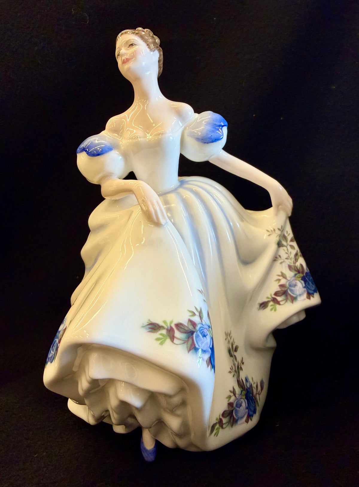 Elegant Royal Doulton Fine Bone China Figurine — "Beatrice" (HN 3263)