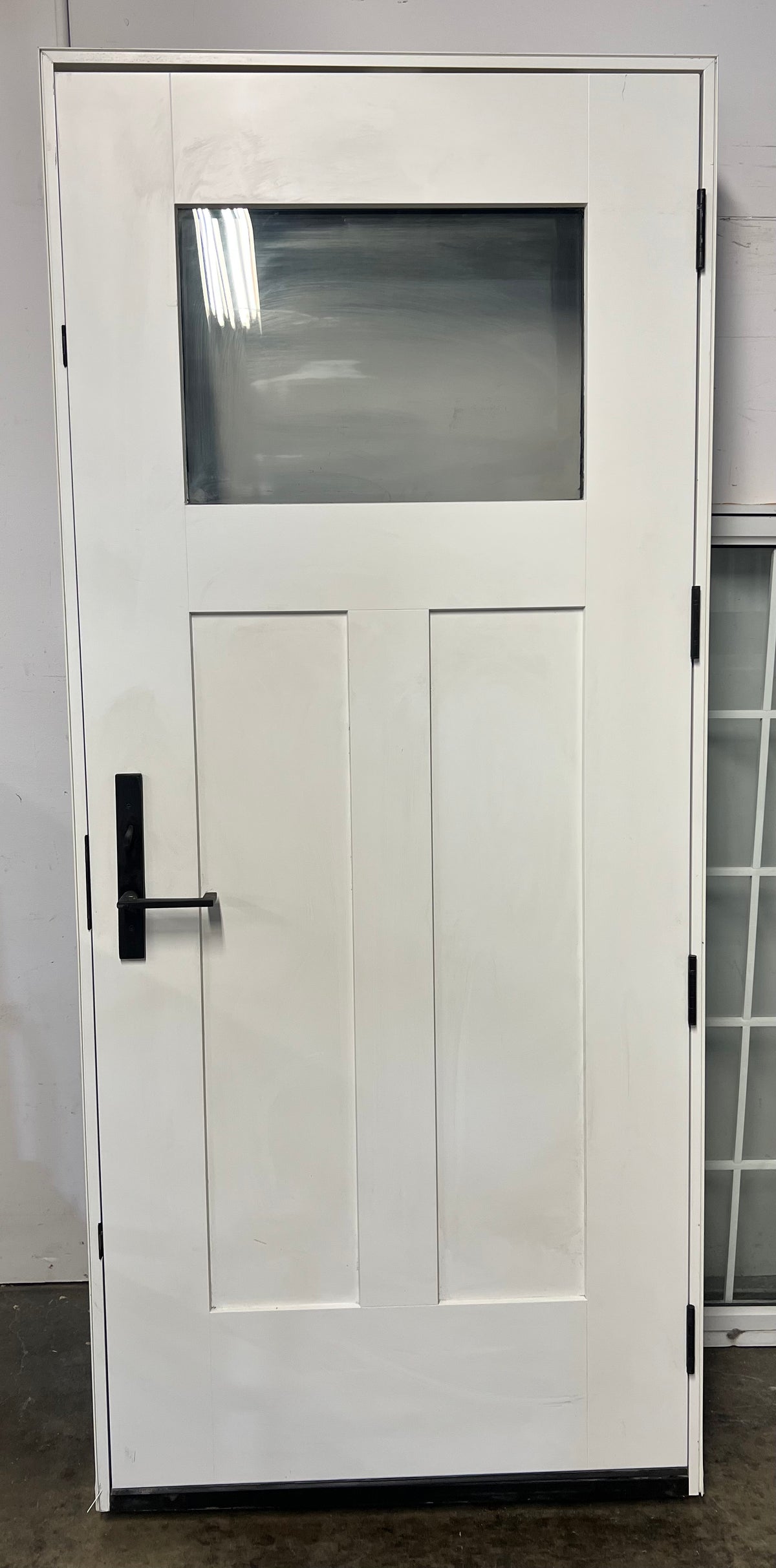 4500 shaker slab door w/Lock Side