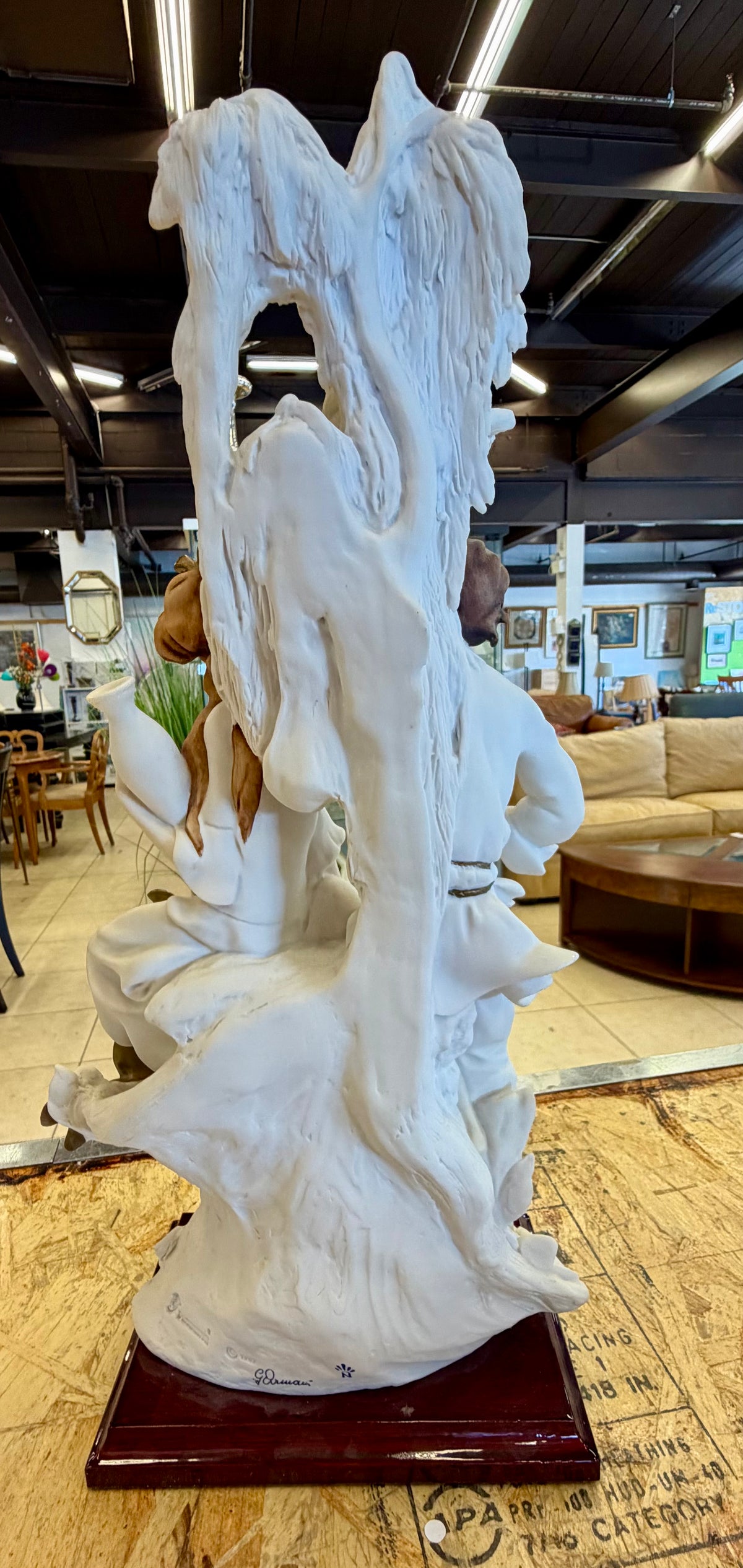 Enchanting Vintage Giuseppe Armani Figurine – A Musical Romance in Porcelain.