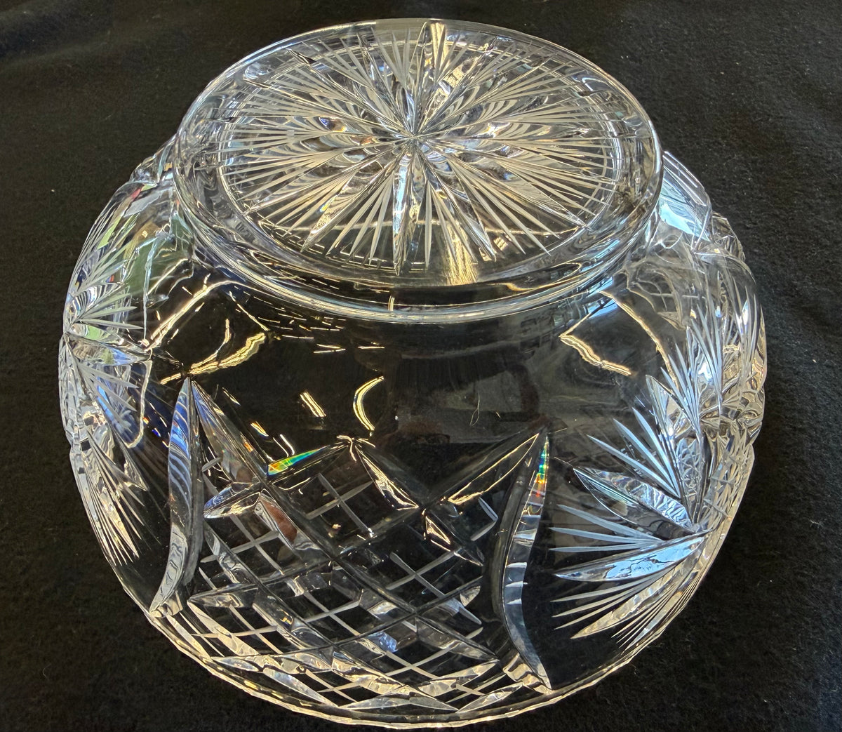 Vintage Radiance: Brilliant Cut Crystal Pinwheel & Diamond Serving Bowl