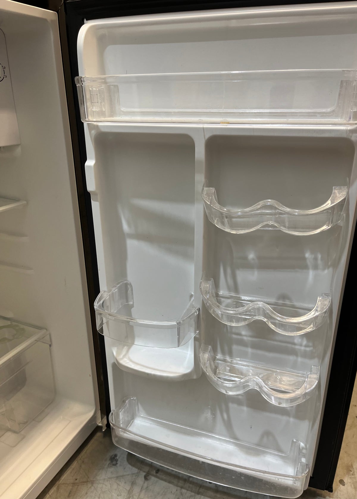 Black Hamilton Beach Mini Fridge with Freezer