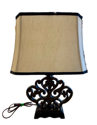 Exquisite Vintage Bombay Company Ornate Scroll Accent Table Lamp