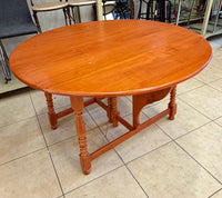 Space Saving Vintage Drop-Leaf Gateleg Dining Table in Warm Honey Finish