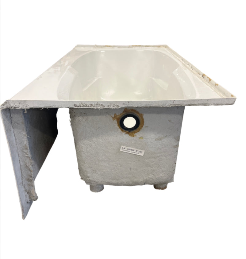 60" x 32" White Acrylic Rectangular bathtub