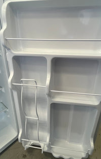 Chef Energy Star Compact Refrigerator with Internal Freezer
