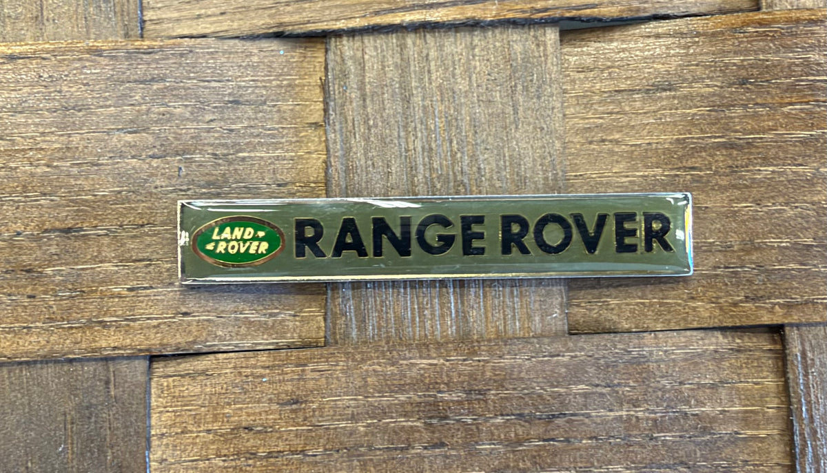 Vintage Land Rover Heritage Woven Picnic Hamper Set with Enamel Emblem and Gear