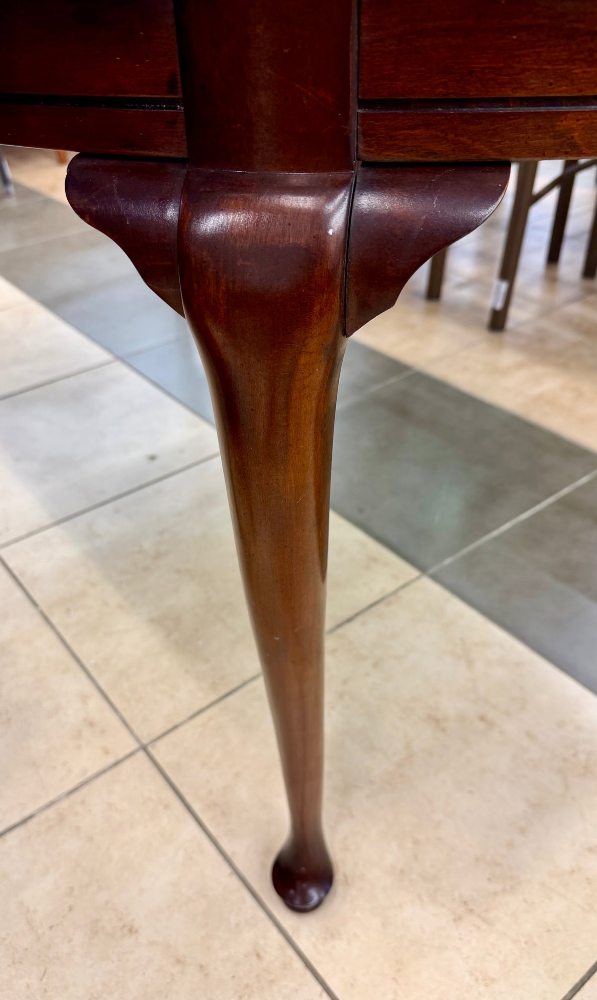 Vintage Polished Mahogany Oval Extension Dining Table