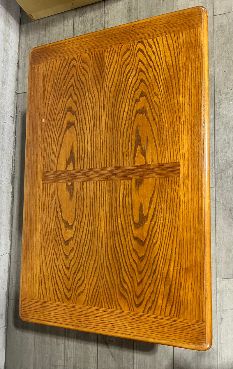 Oak Finish Lift-top Coffee Table