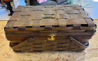 Vintage Land Rover Heritage Woven Picnic Hamper Set with Enamel Emblem and Gear