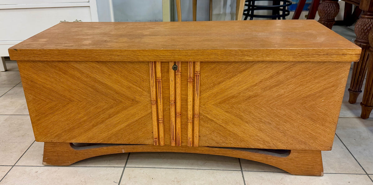 Vintage Lane-Knechtels Canadian Art Deco Waterfall Cedar Blanket Chest