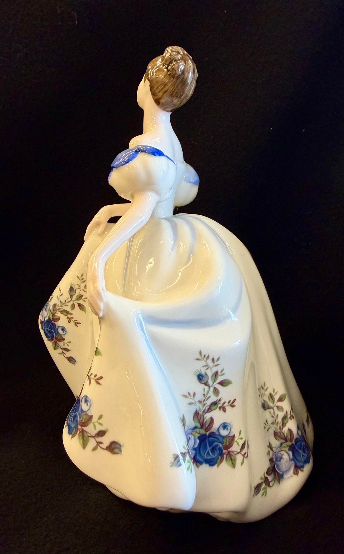 Elegant Royal Doulton Fine Bone China Figurine — "Beatrice" (HN 3263)