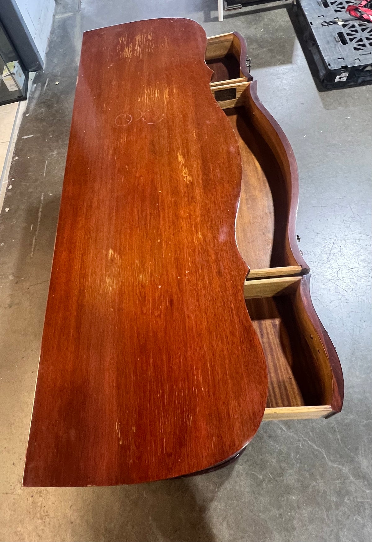 Starwood Front Dresser
