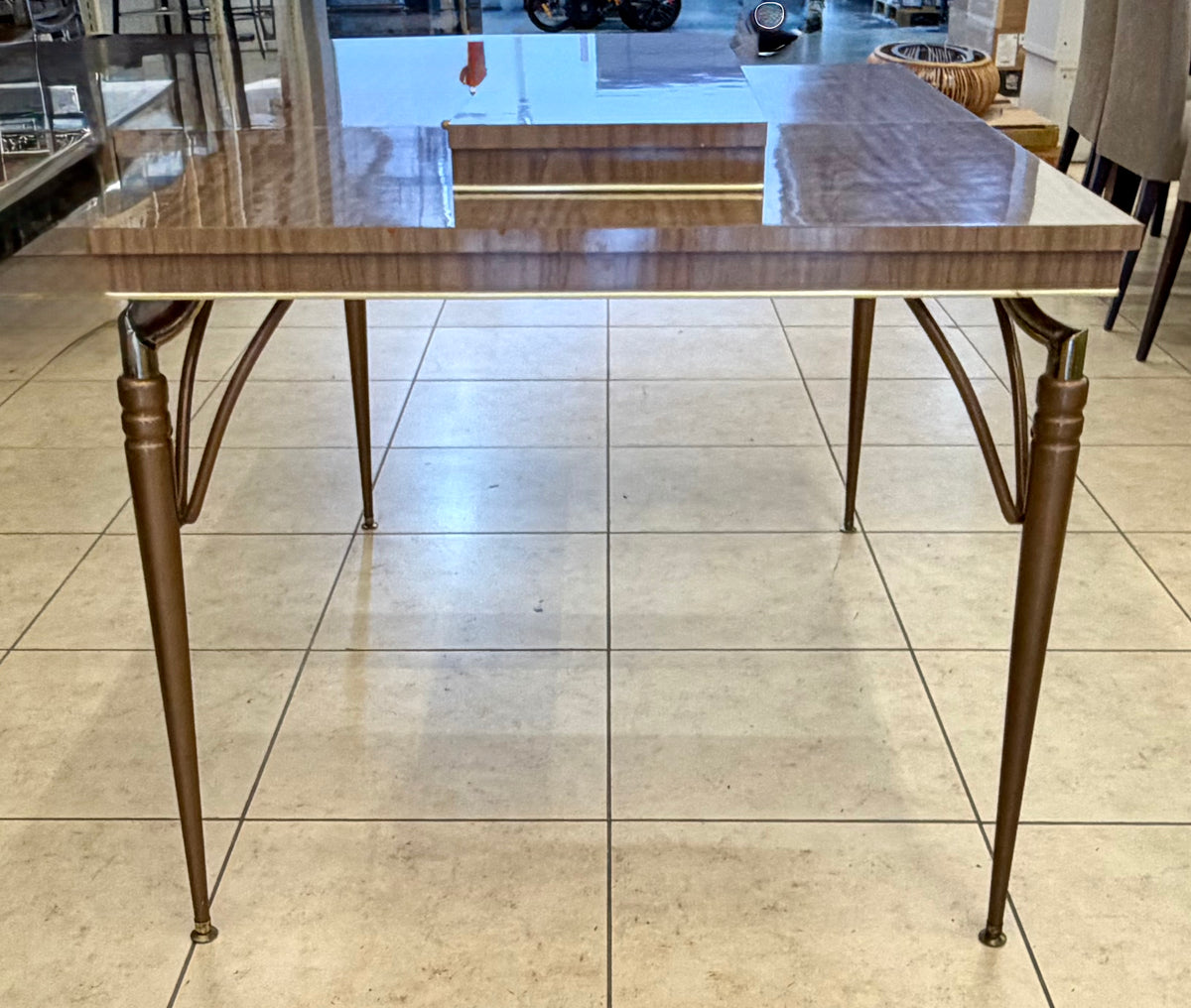 Mid-Century Modern Extendable Dining Table