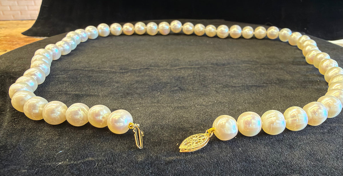 Vintage 14K Yellow Gold and Lustrous Cultured Pearl Strand Necklace