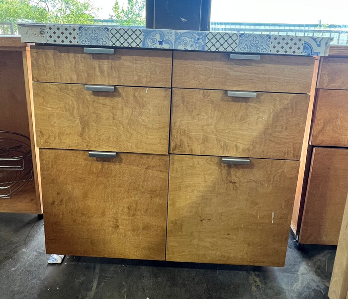 Trois Kitchen - 3 Base Cabinets