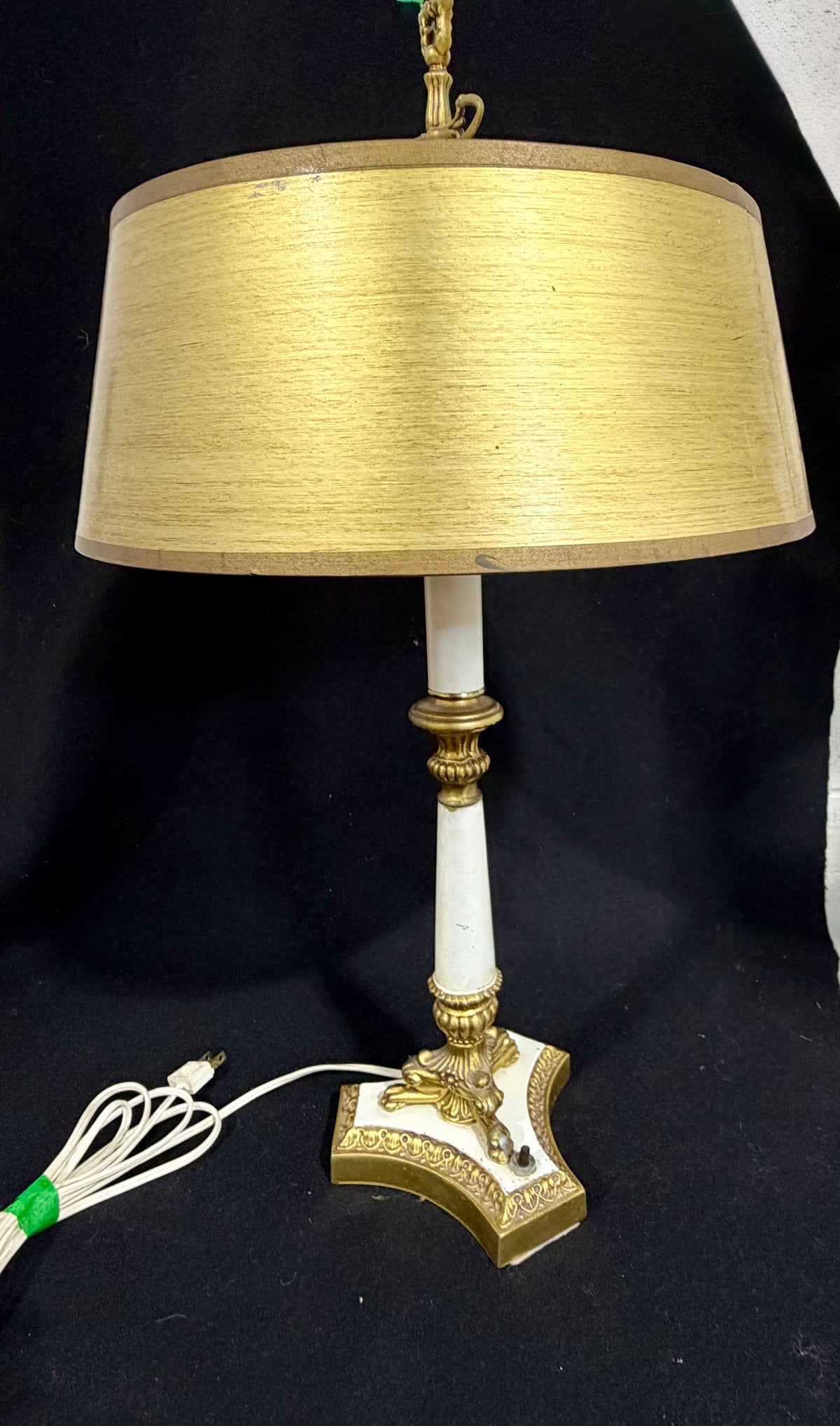 Vintage Neoclassical Hollywood Regency Style White and Antique Gold Accent Table Lamp