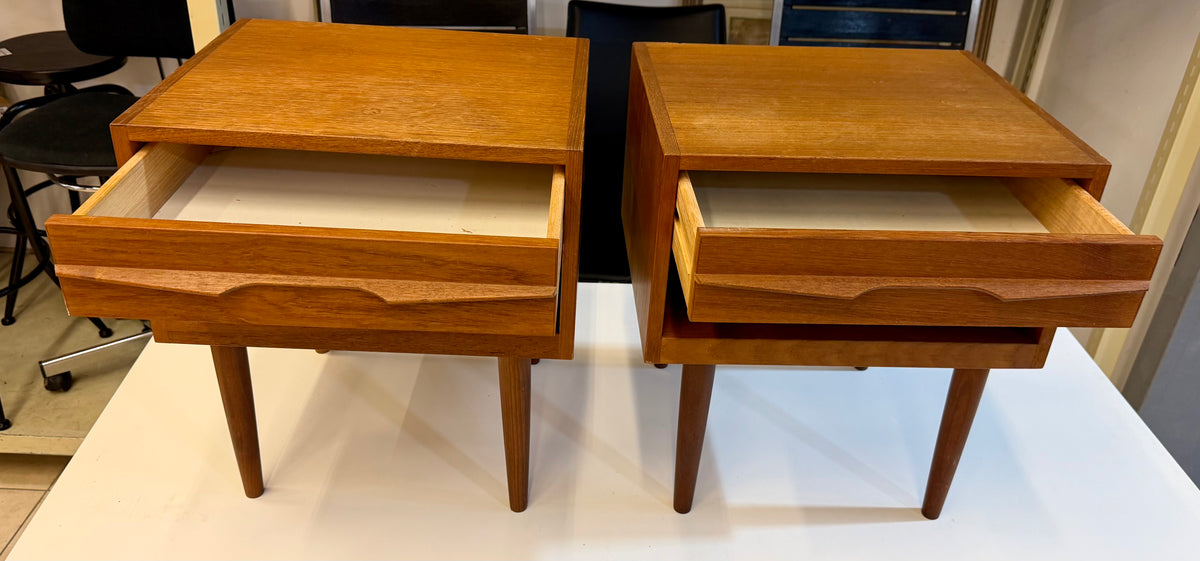 Charming Vintage Mid-Century Modern Teak Nightstands / Side Tables (Set of 2)