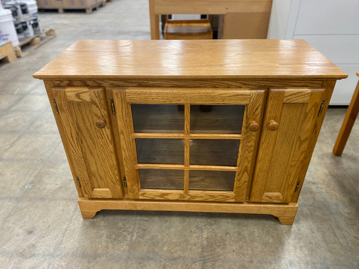 Rustic Farmhouse Oak Media Console with Ample Storage