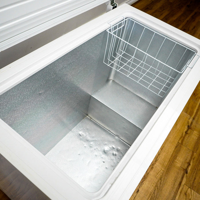 37x22x33 Inch Frigidaire Chest Freezer – Model FFFC07M4NW