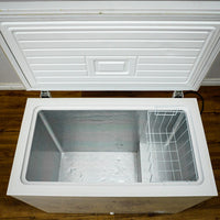 37x22x33 Inch Frigidaire Chest Freezer – Model FFFC07M4NW