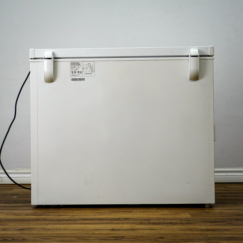 37x22x33 Inch Frigidaire Chest Freezer – Model FFFC07M4NW