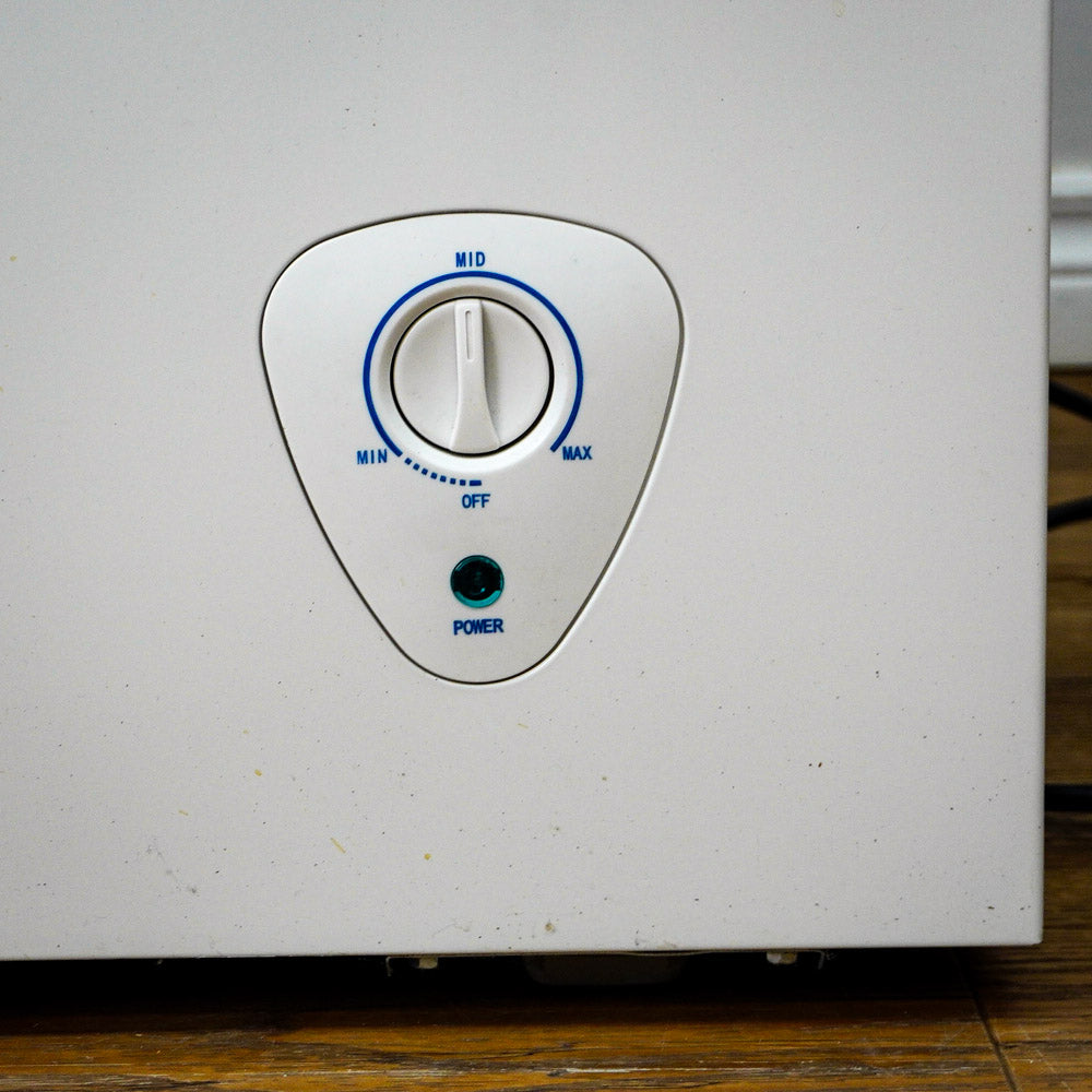 37x22x33 Inch Frigidaire Chest Freezer – Model FFFC07M4NW