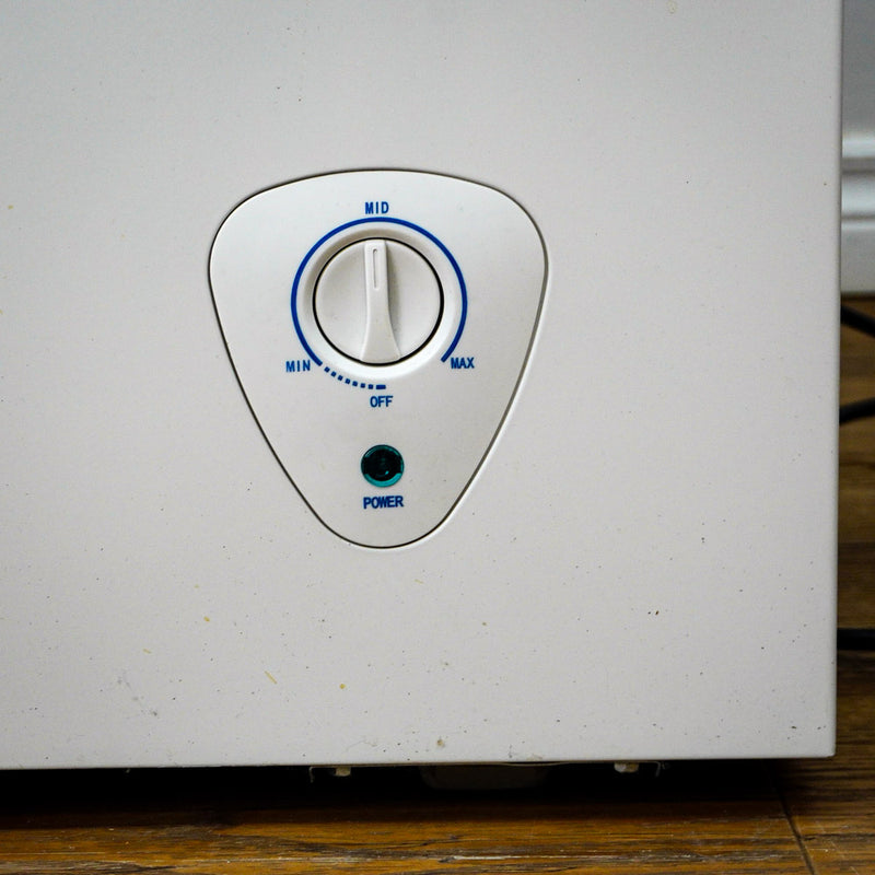 37x22x33 Inch Frigidaire Chest Freezer – Model FFFC07M4NW