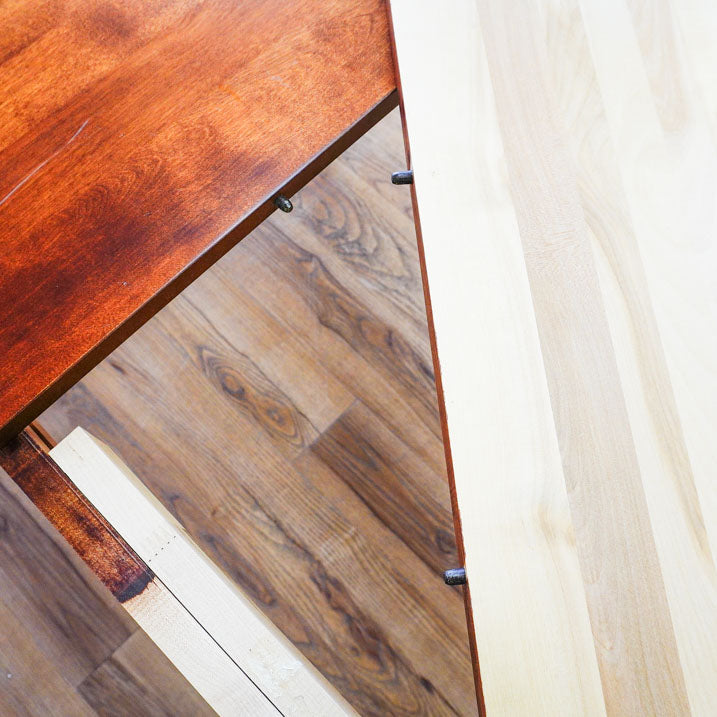 60-80-Inch Dining Table in Dark Wood with Leaf and 4 High-back Chairs