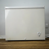 37x22x33 Inch Frigidaire Chest Freezer – Model FFFC07M4NW