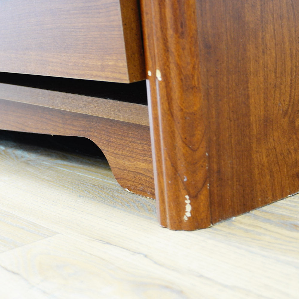 51x19x30-Inch 8‑Drawer Wood Dresser with 28x6x42-Inch Mirror