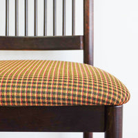 60-80-Inch Dining Table in Dark Wood with Leaf and 4 High-back Chairs