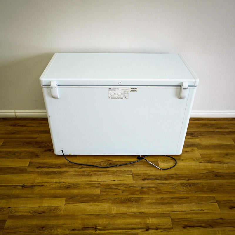 49x25x33-Inch Danby Freestanding Chest Freezer with Basket