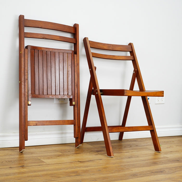 Set of 2 Wooden Slatted Folding Chair – 1.75-Inch Collapsed Depth