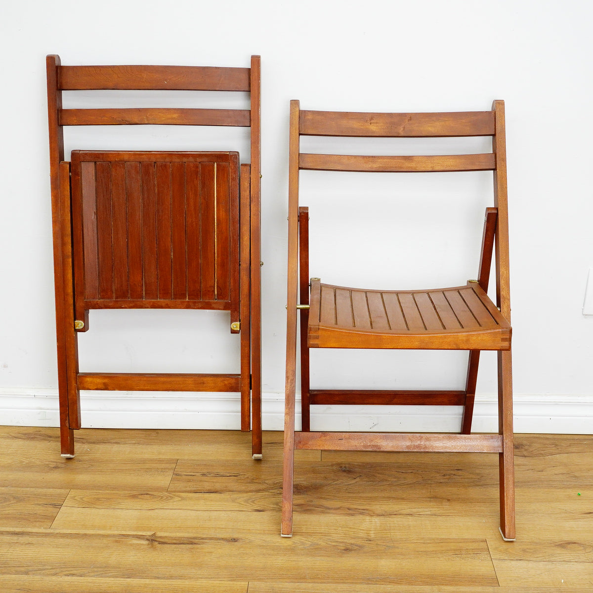 Set of 2 Wooden Slatted Folding Chair – 1.75-Inch Collapsed Depth