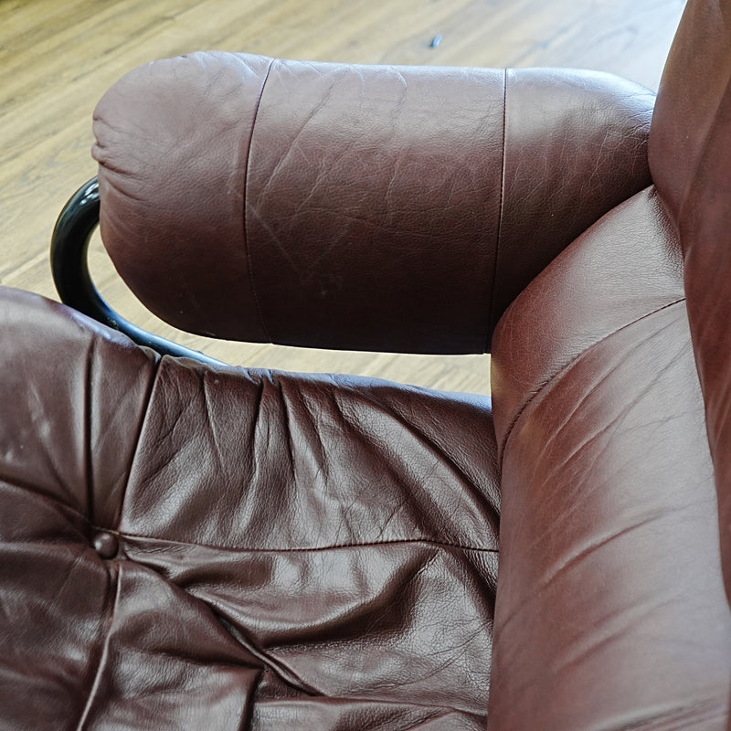 Swivel Recliner Chair in Maroon Leather – 27x24x39-Inch