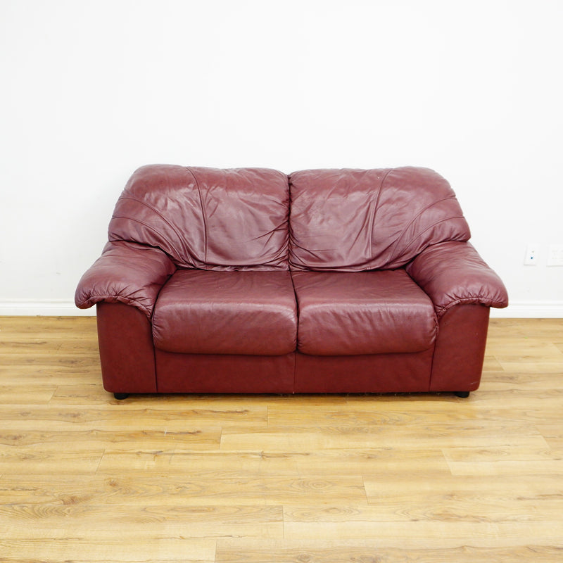 2-Seater Sofa in Maroon Leather – 66x32x32-Inch