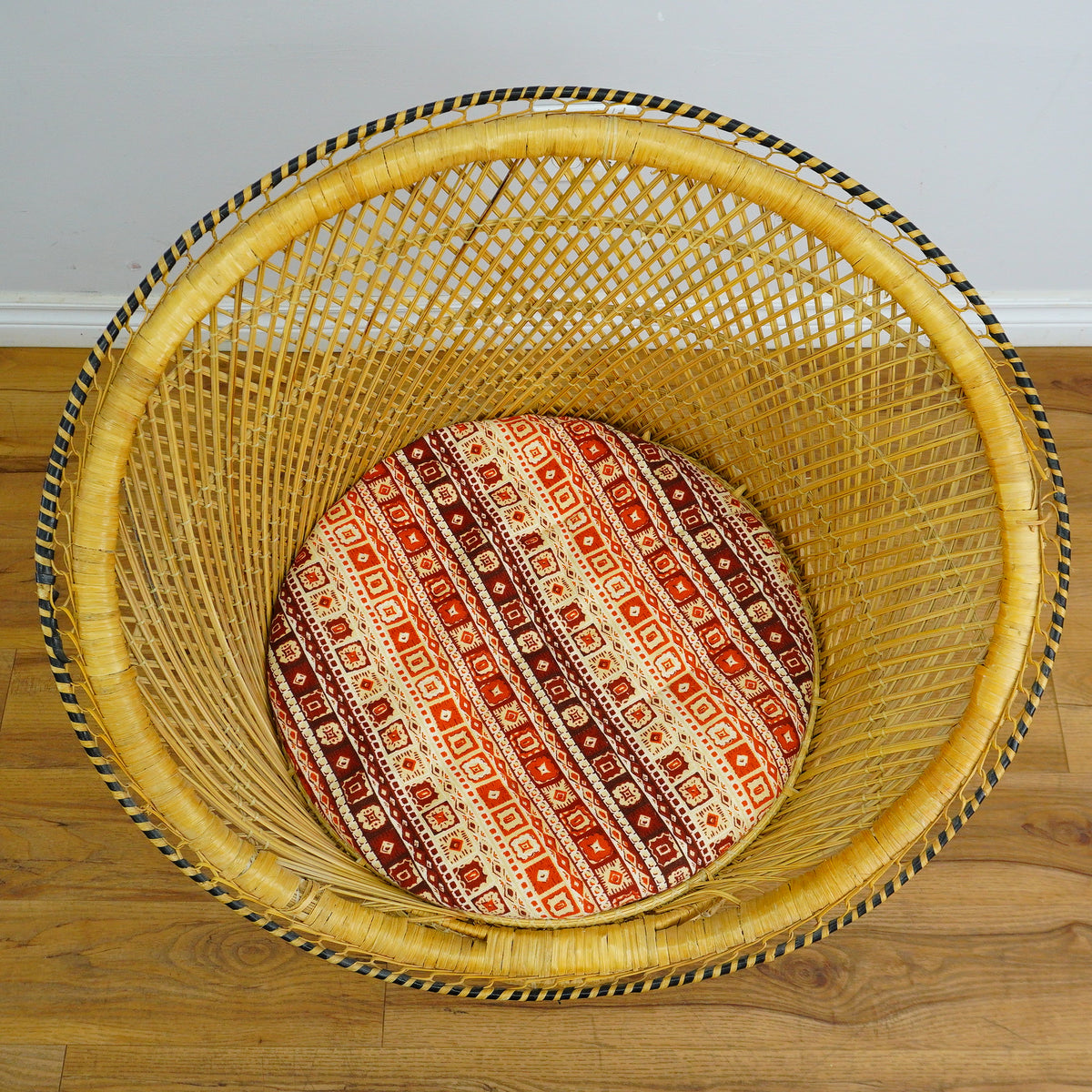 29x22-Inch Woven Wicker Accent Chair with Cushions – 3x Patterned, 2x Striped