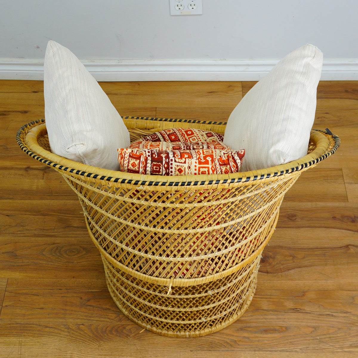 29x22-Inch Woven Wicker Accent Chair with Cushions – 3x Patterned, 2x Striped